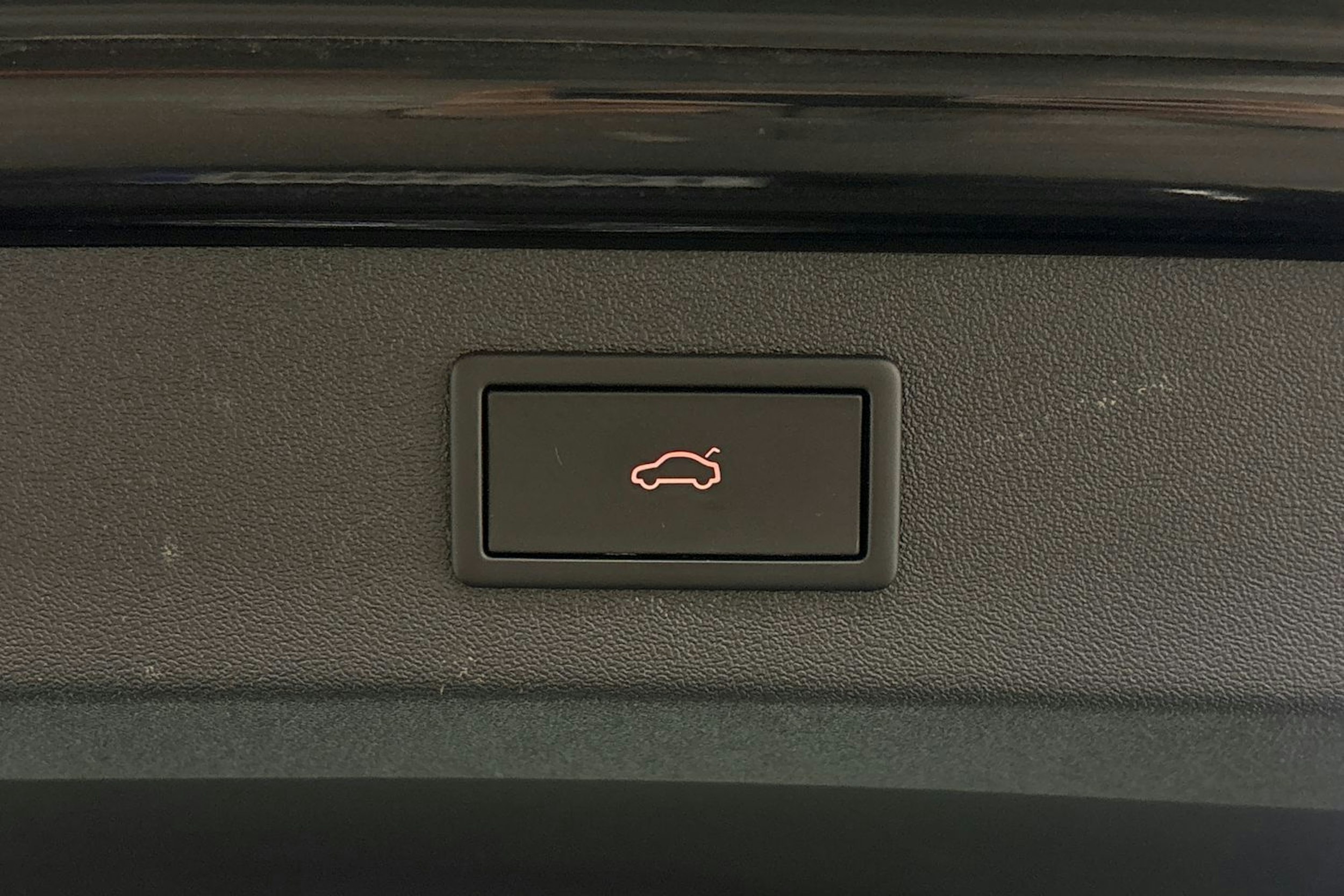 musta Skoda Enyaq 2023 kuva 27.