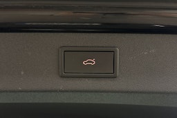 musta Skoda Enyaq 2023 kuva 27.
