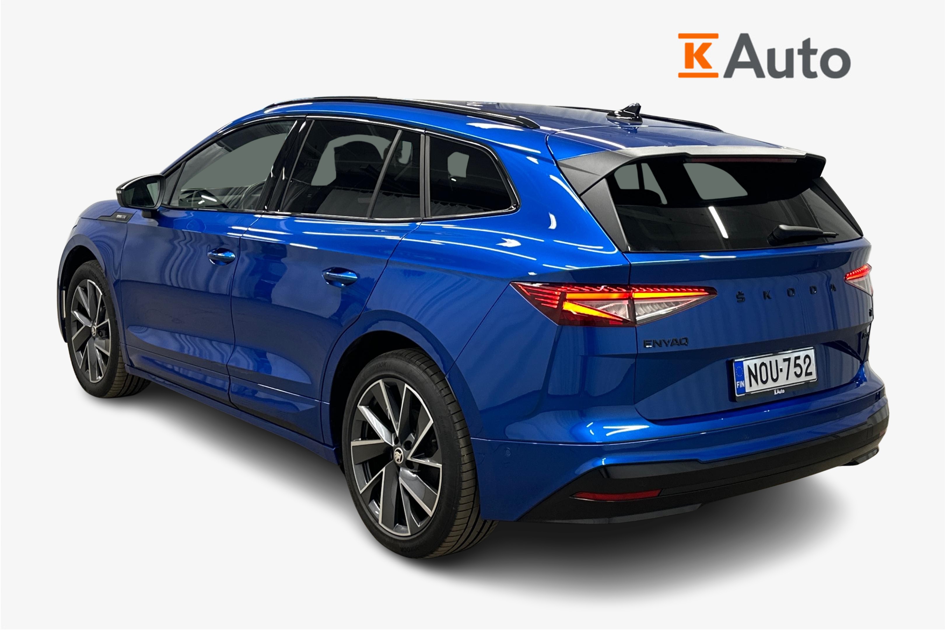 Skoda Enyaq 80x 4x4 SportLine iV 2023, kuva 2/36