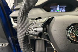 sininen Skoda Enyaq 2023 kuva 11.