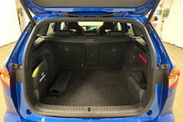 sininen Skoda Enyaq 2023 kuva 32.