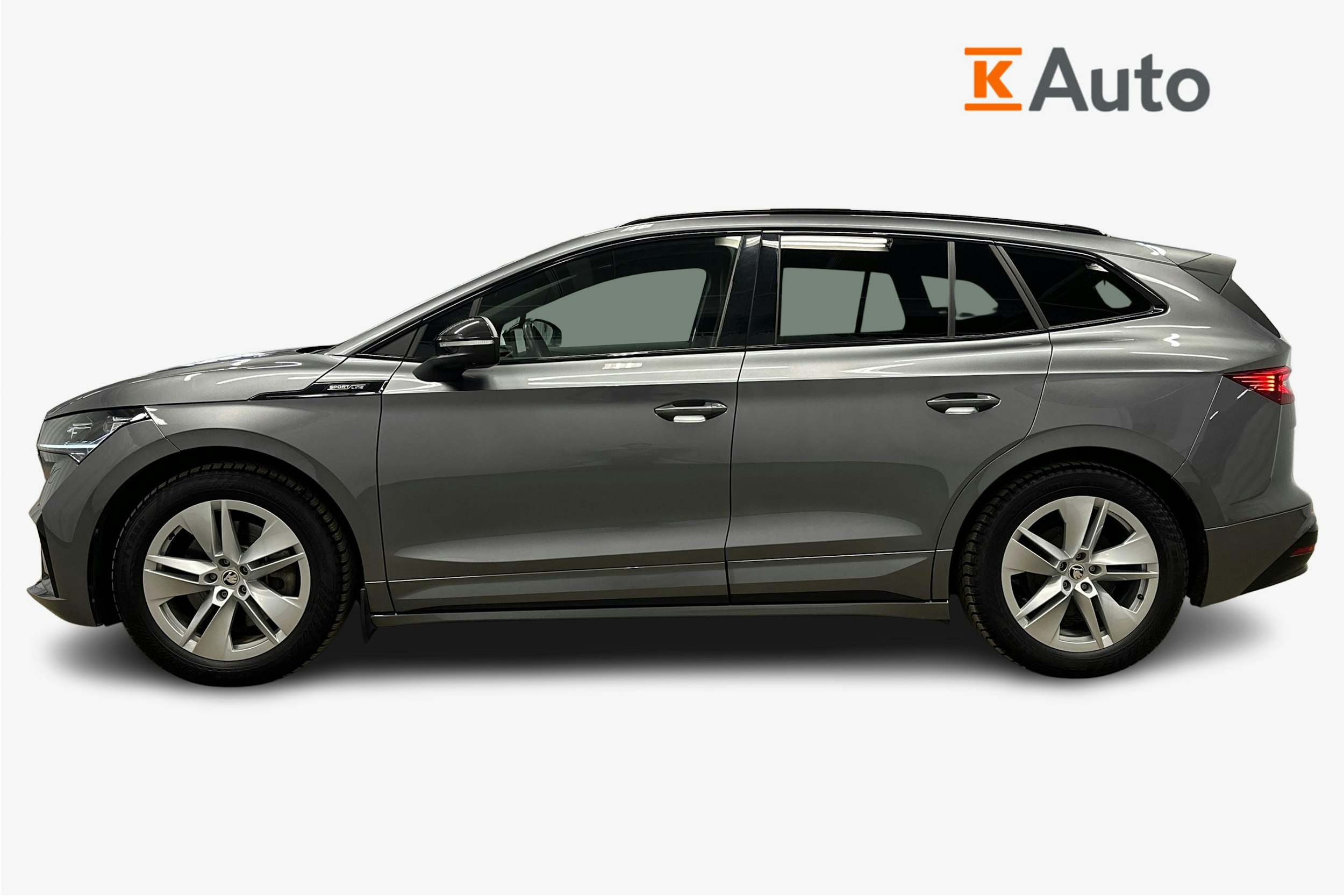 harmaa Skoda Enyaq 2023 kuva 5.