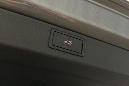 harmaa Skoda Enyaq 2023 kuva 12.