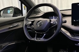 harmaa Skoda Enyaq 2023 kuva 16.