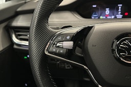 harmaa Skoda Enyaq 2023 kuva 17.