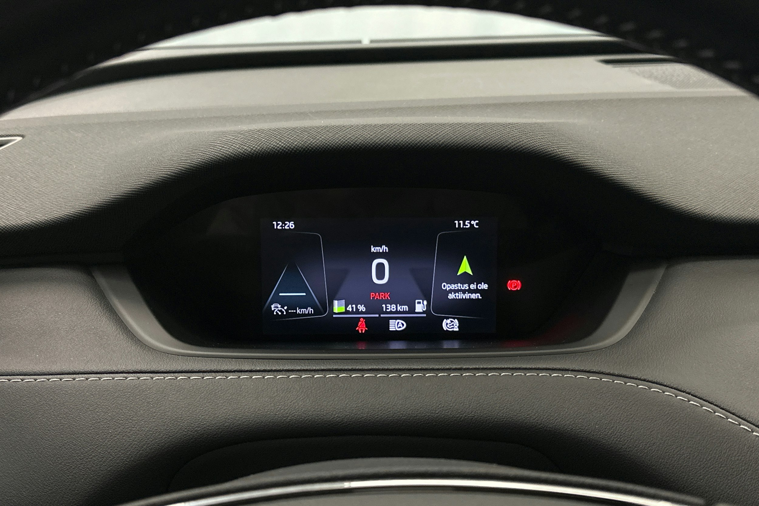 harmaa Skoda Enyaq 2023 kuva 19.