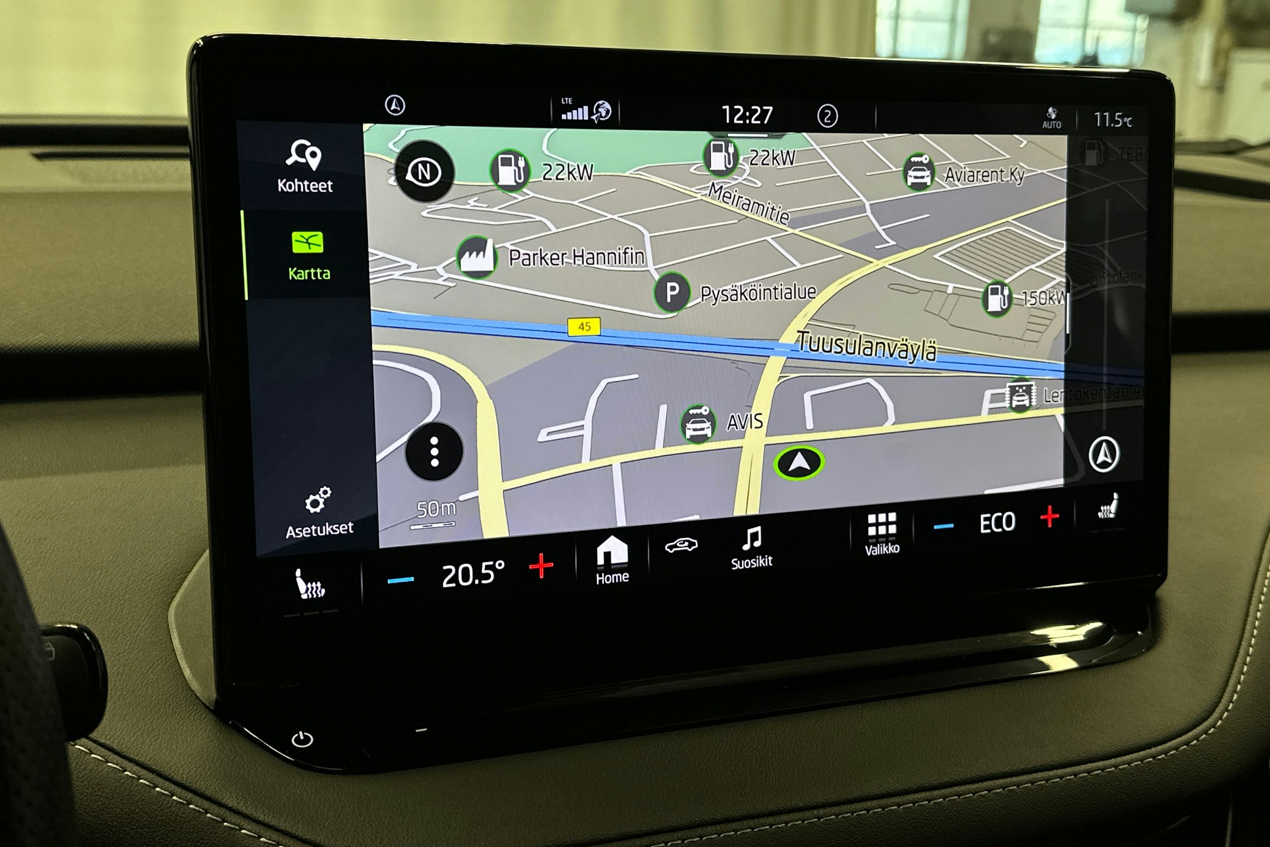 harmaa Skoda Enyaq 2023 kuva 21.