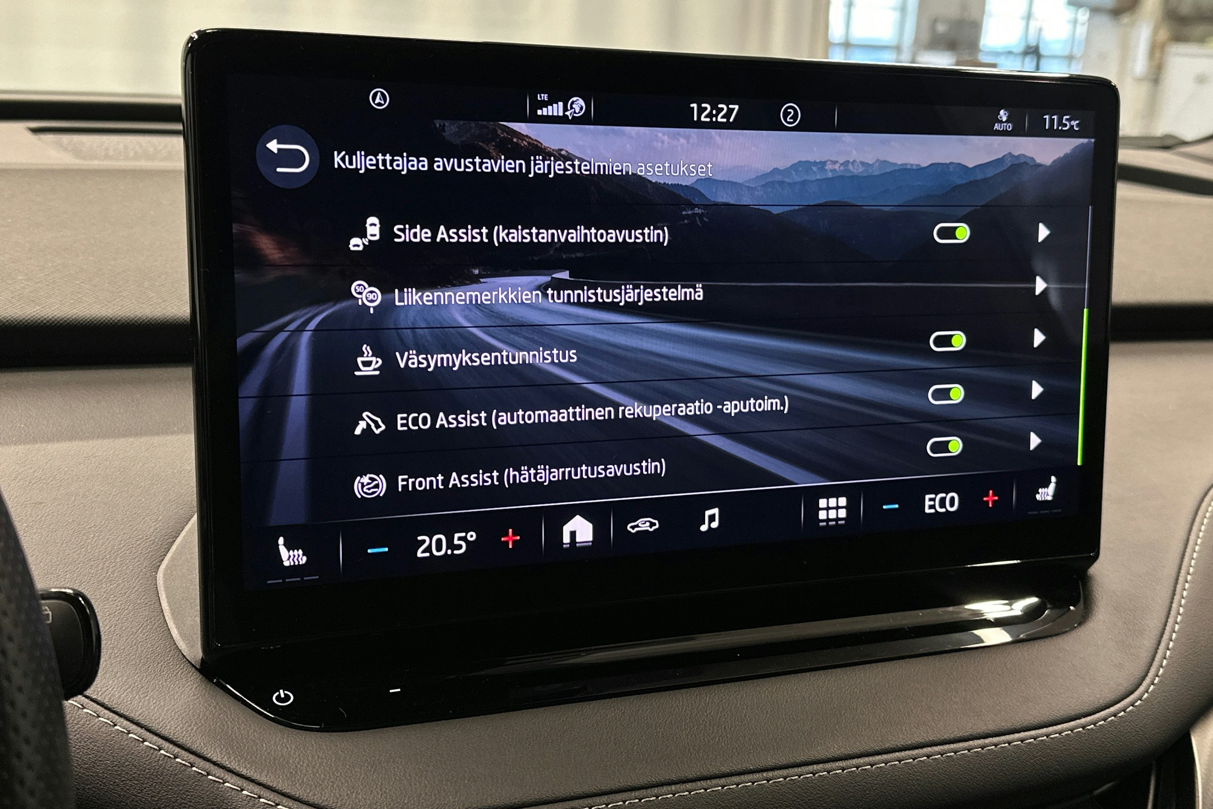 harmaa Skoda Enyaq 2023 kuva 23.