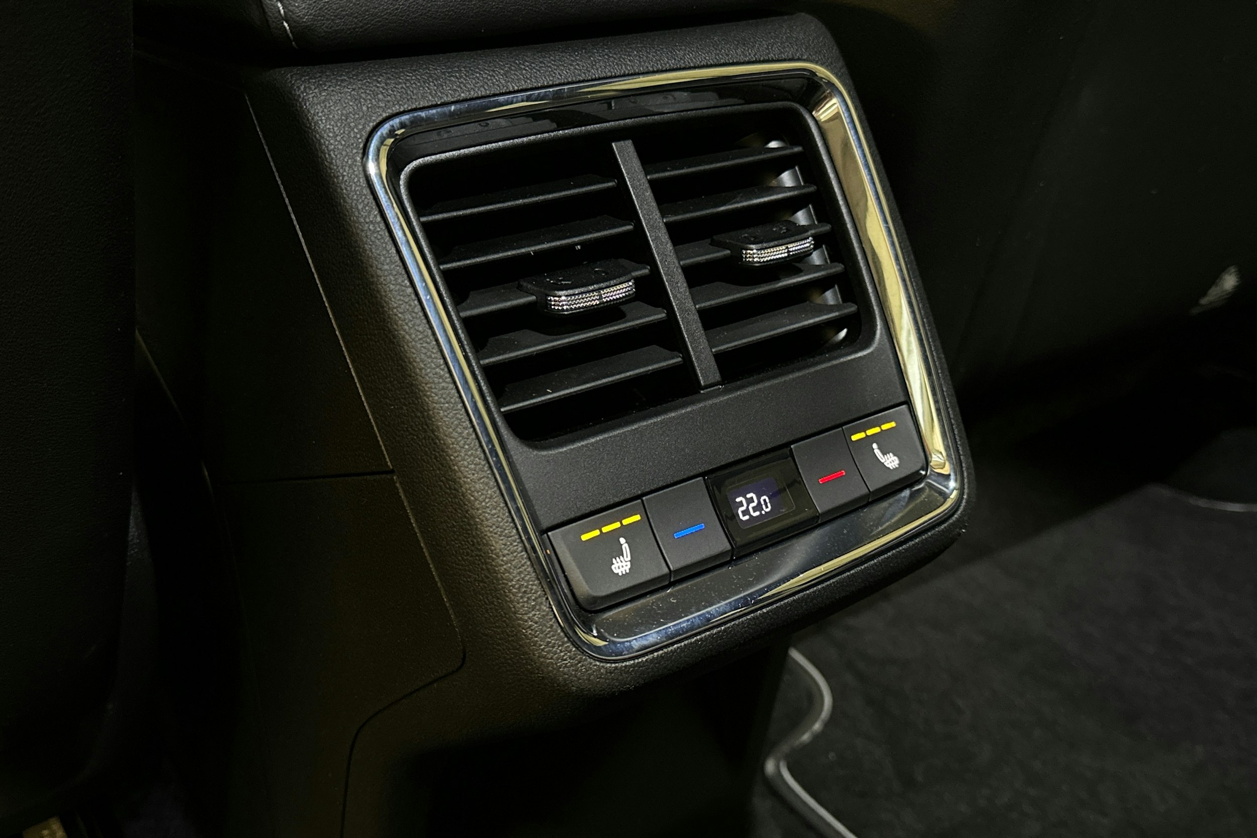 harmaa Skoda Enyaq 2023 kuva 29.