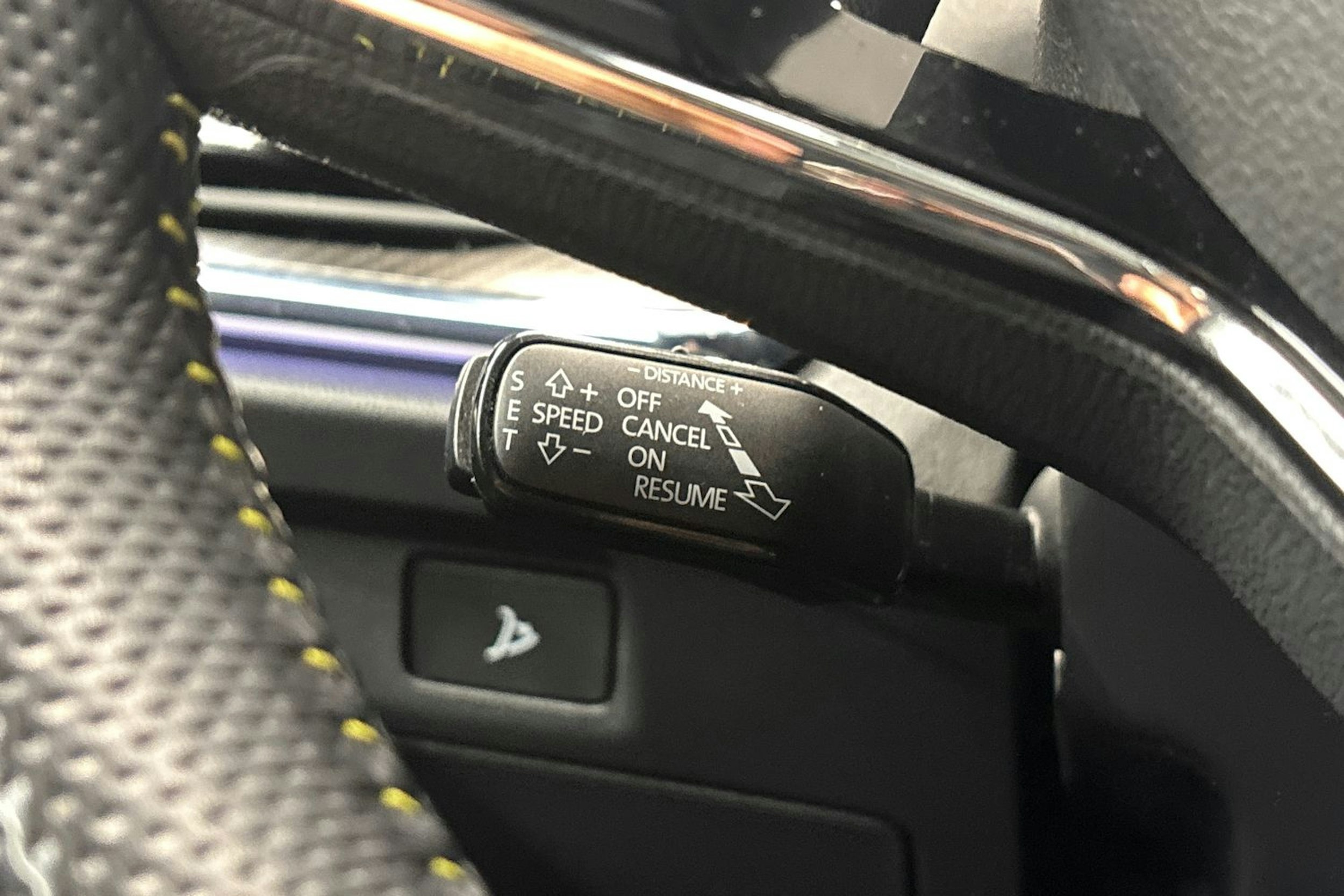 valkoinen Skoda Enyaq 2023 kuva 25.
