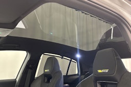 valkoinen Skoda Enyaq 2023 kuva 29.