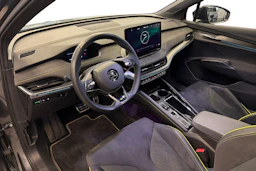 harmaa Skoda Enyaq 2023 kuva 8.