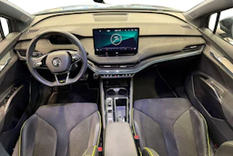 harmaa Skoda Enyaq 2023 kuva 9.