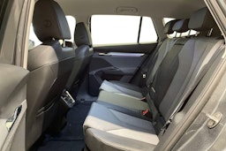 harmaa Skoda Enyaq 2023 kuva 8.