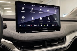 harmaa Skoda Enyaq 2023 kuva 14.
