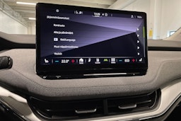 harmaa Skoda Enyaq 2023 kuva 16.