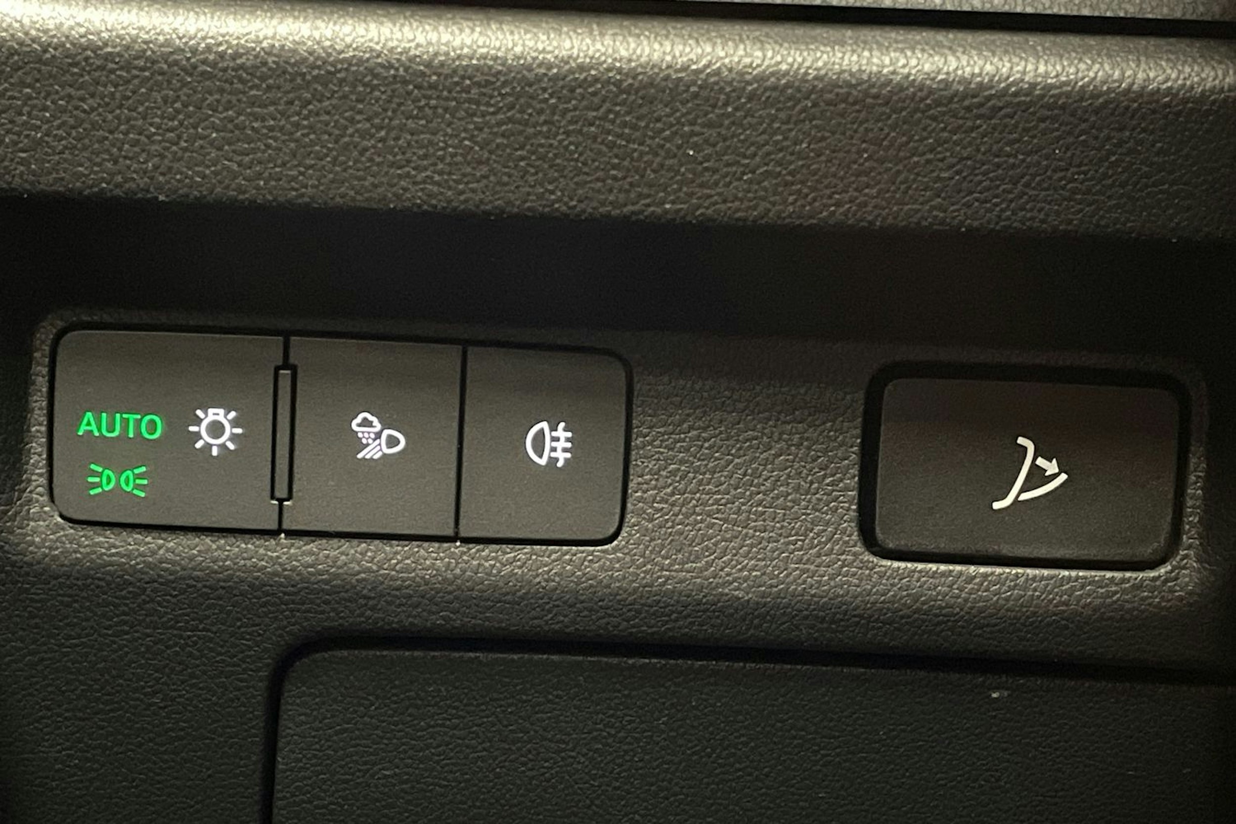 harmaa Skoda Enyaq 2023 kuva 22.