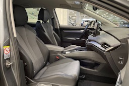 harmaa Skoda Enyaq 2023 kuva 27.