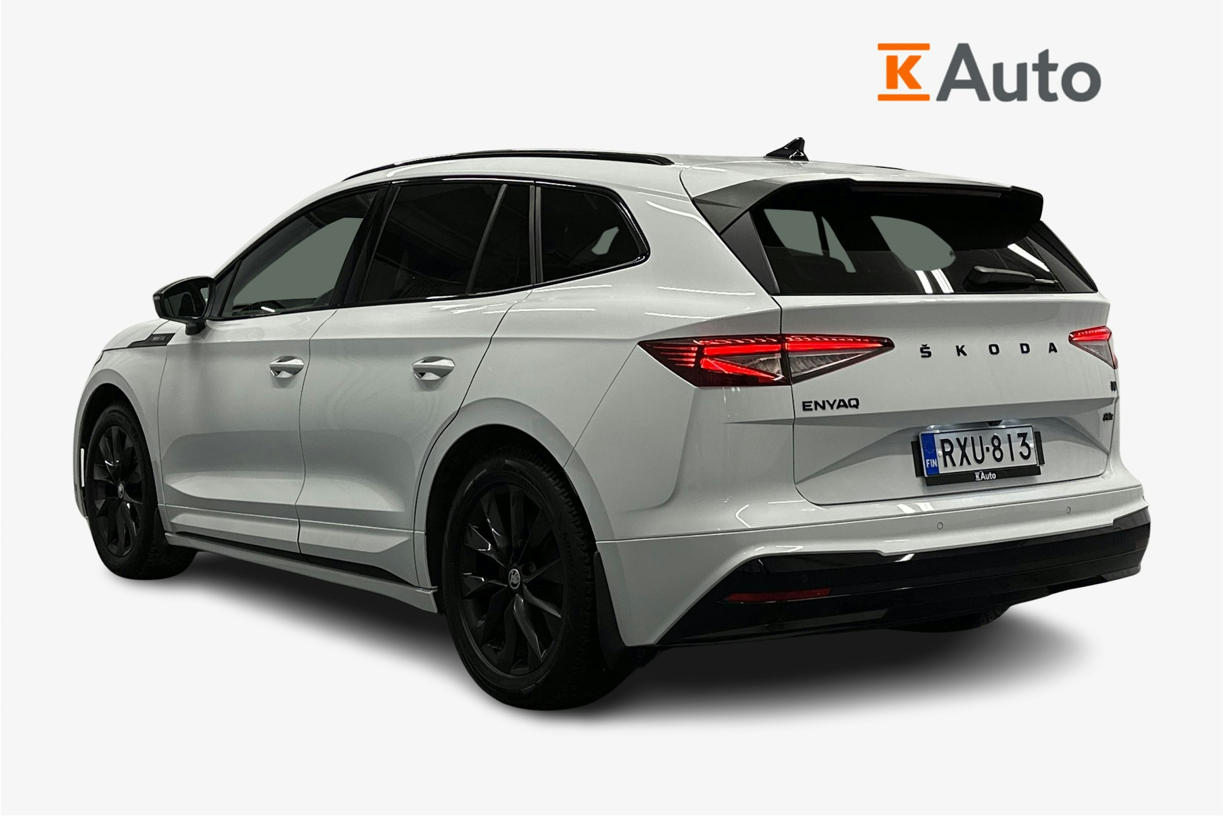 valkoinen Skoda Enyaq 2023 kuva 2.
