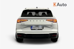 valkoinen Skoda Enyaq 2023 kuva 3.