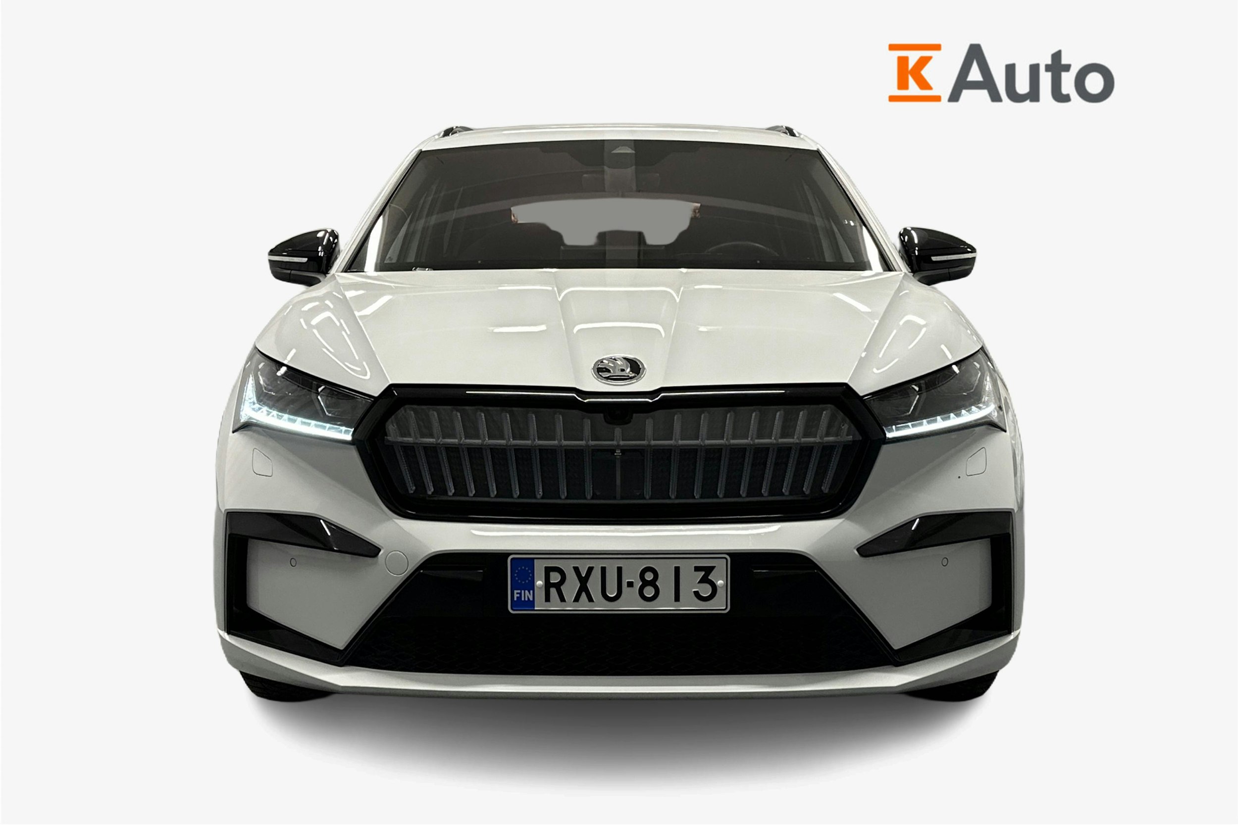 valkoinen Skoda Enyaq 2023 kuva 5.