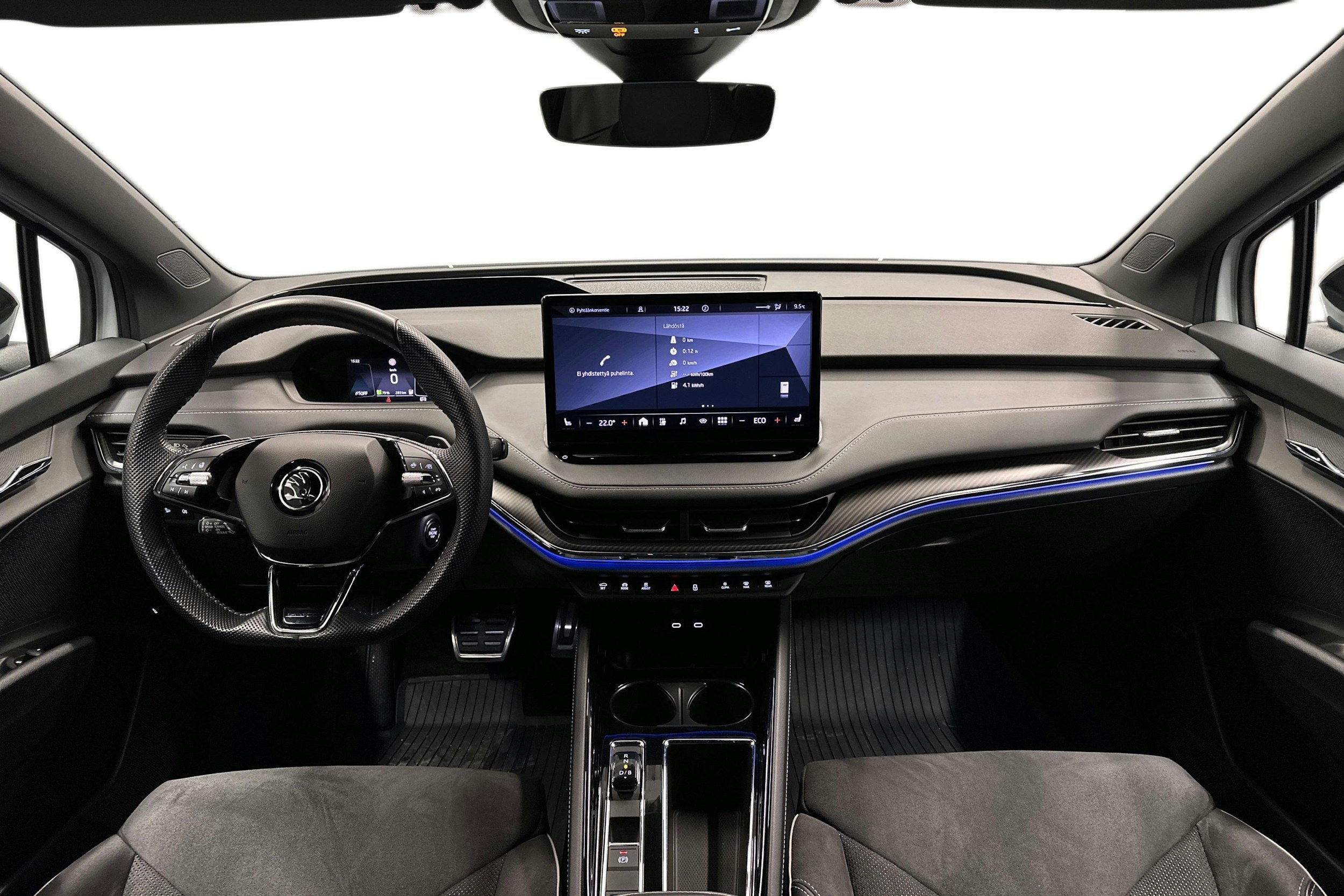 valkoinen Skoda Enyaq 2023 kuva 9.