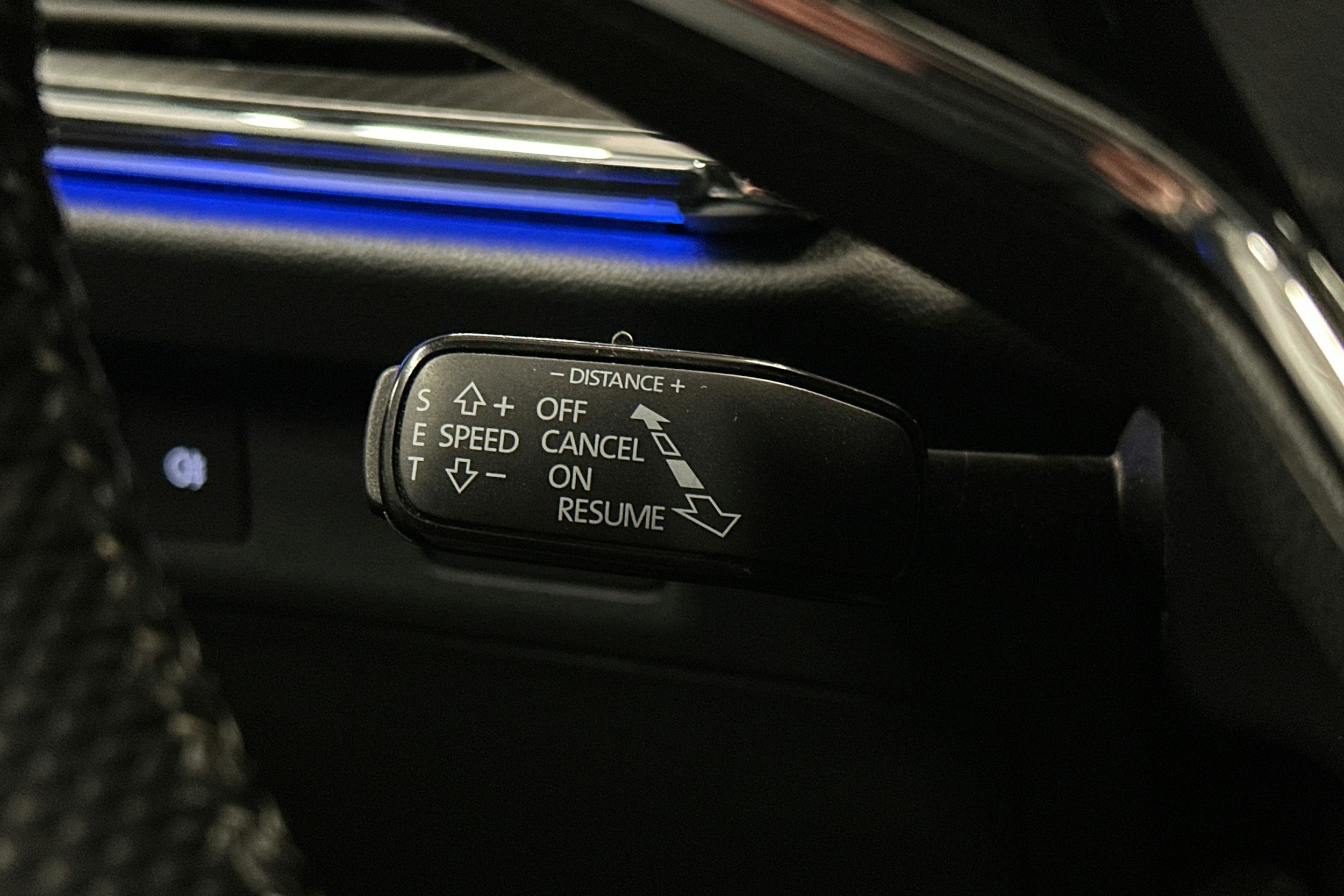 valkoinen Skoda Enyaq 2023 kuva 20.