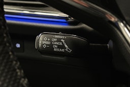 valkoinen Skoda Enyaq 2023 kuva 20.