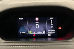 valkoinen Skoda Enyaq 2023 kuva 24.