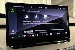 valkoinen Skoda Enyaq 2023 kuva 29.