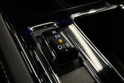 valkoinen Skoda Enyaq 2023 kuva 35.