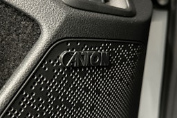 valkoinen Skoda Enyaq 2023 kuva 36.