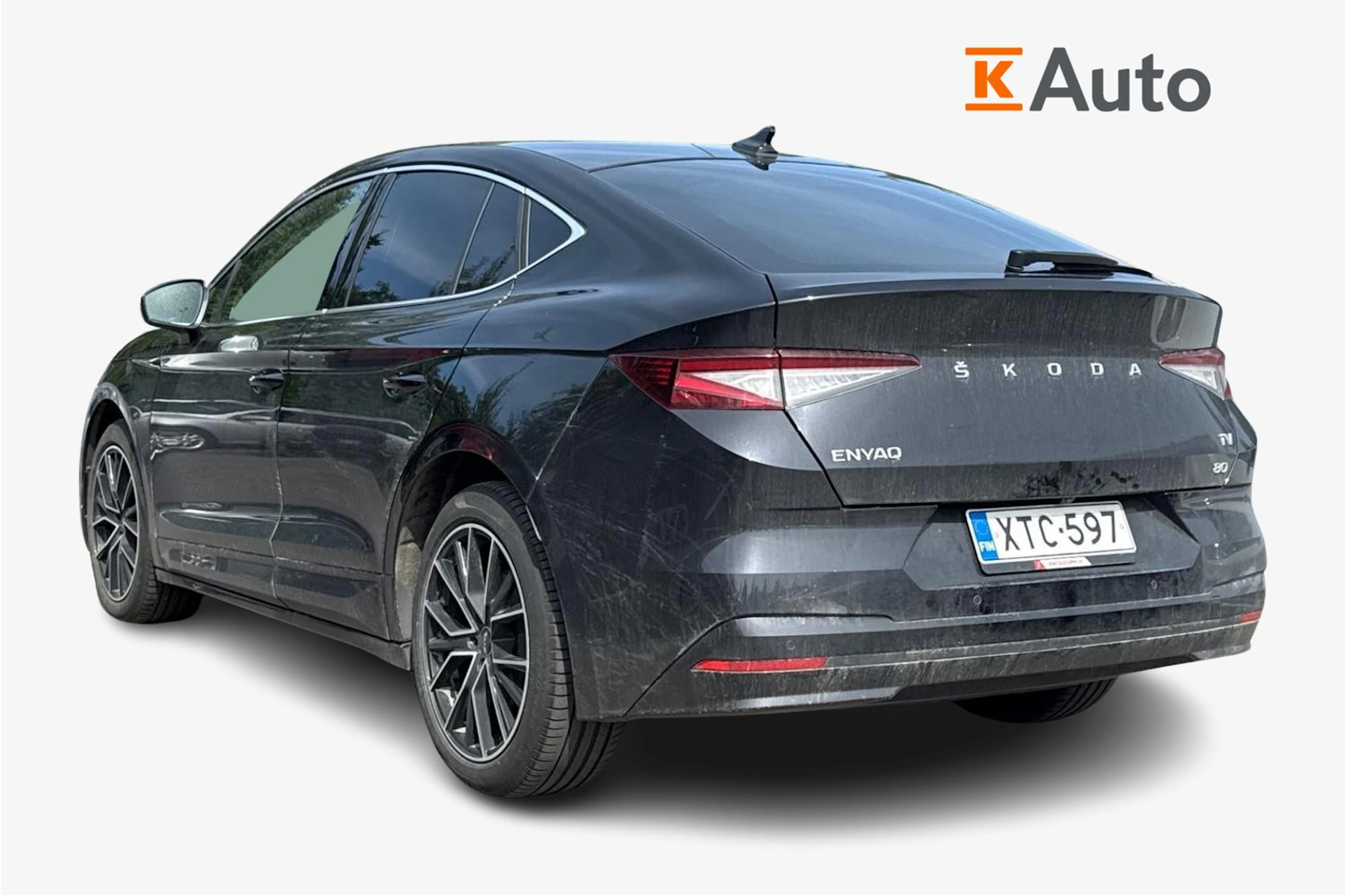 Musta Skoda Enyaq 2023 kuva 2.