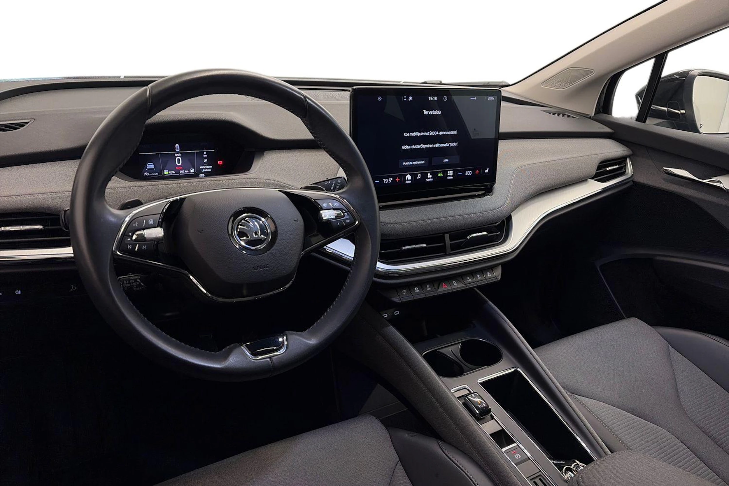 Musta Skoda Enyaq 2023 kuva 6.