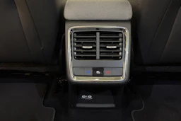Musta Skoda Enyaq 2023 kuva 9.