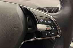 Musta Skoda Enyaq 2023 kuva 18.