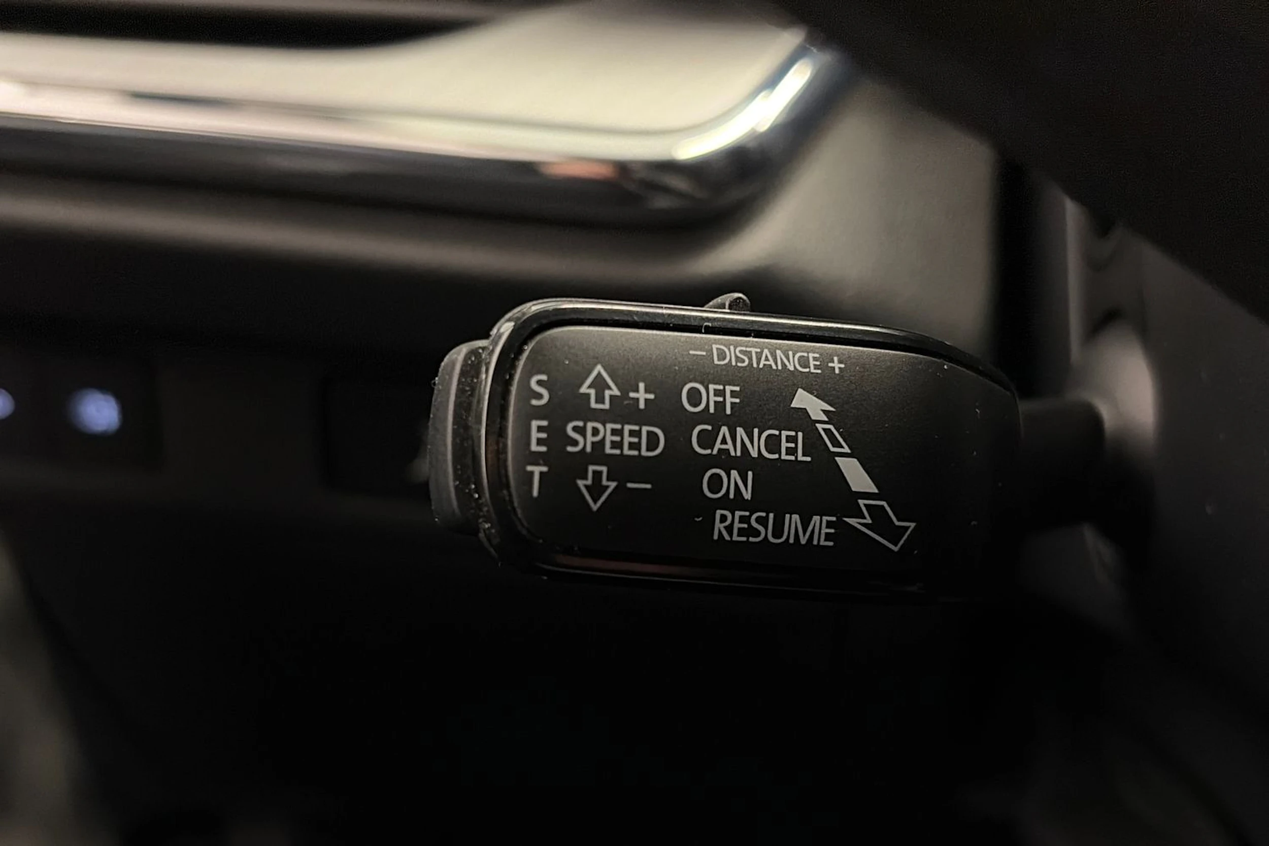 Musta Skoda Enyaq 2023 kuva 19.