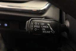Musta Skoda Enyaq 2023 kuva 19.