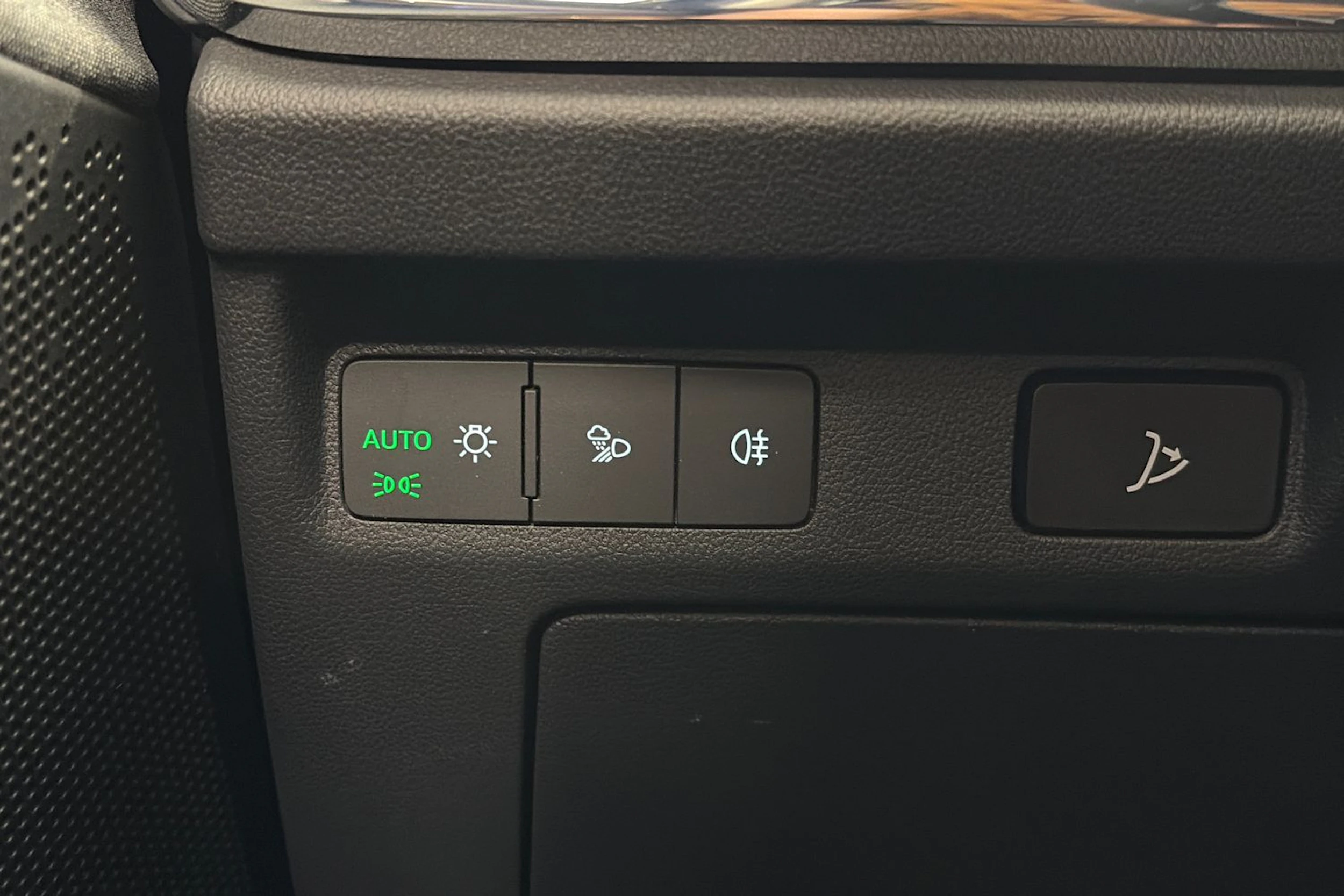 Musta Skoda Enyaq 2023 kuva 30.