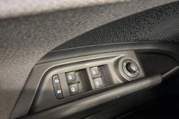 Musta Skoda Enyaq 2023 kuva 31.