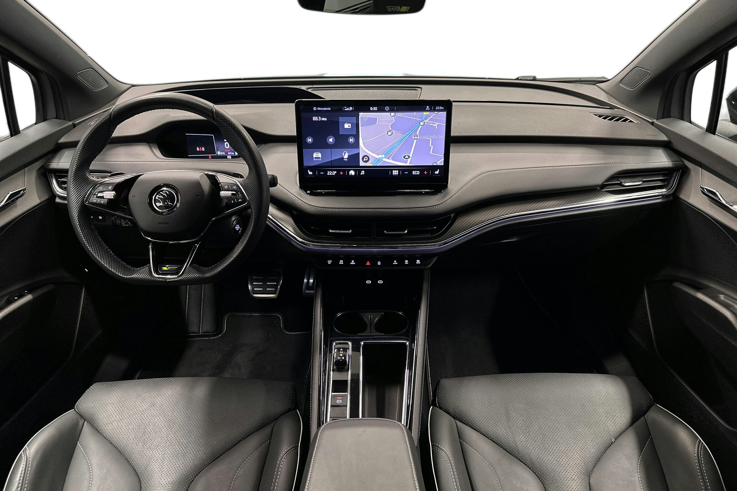 harmaa Skoda Enyaq 2023 kuva 8.