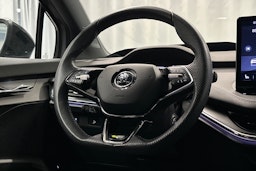 harmaa Skoda Enyaq 2023 kuva 9.