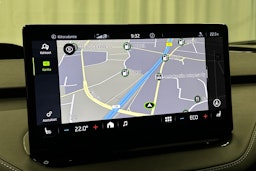 harmaa Skoda Enyaq 2023 kuva 15.