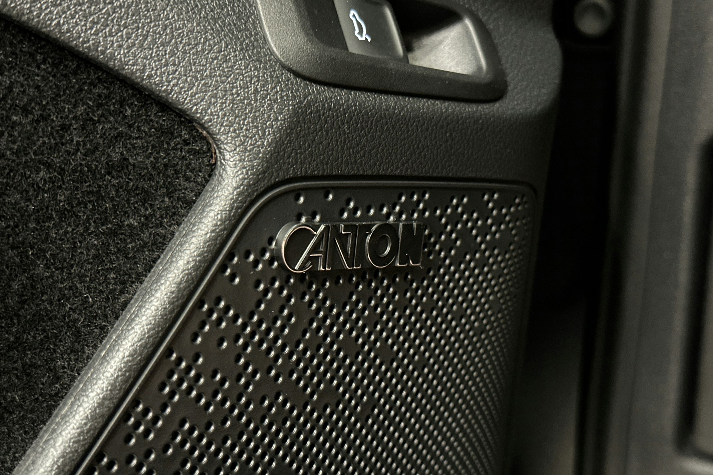 harmaa Skoda Enyaq 2023 kuva 24.