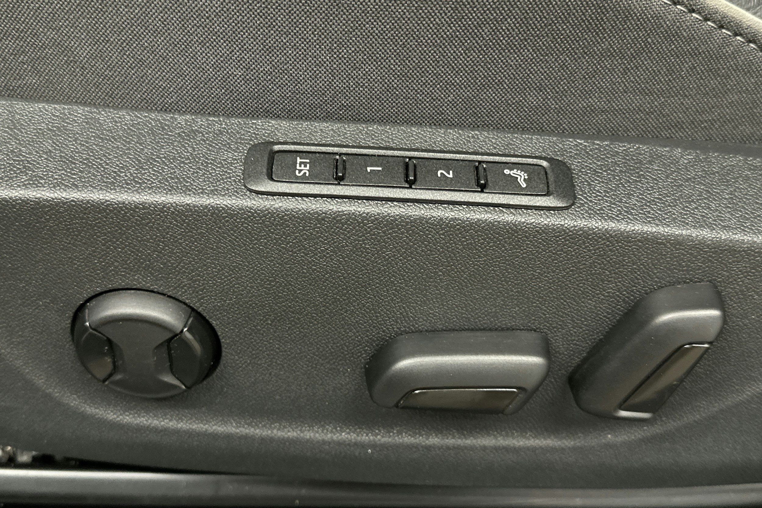 harmaa Skoda Enyaq 2023 kuva 26.