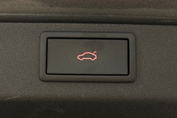 harmaa Skoda Enyaq 2023 kuva 30.