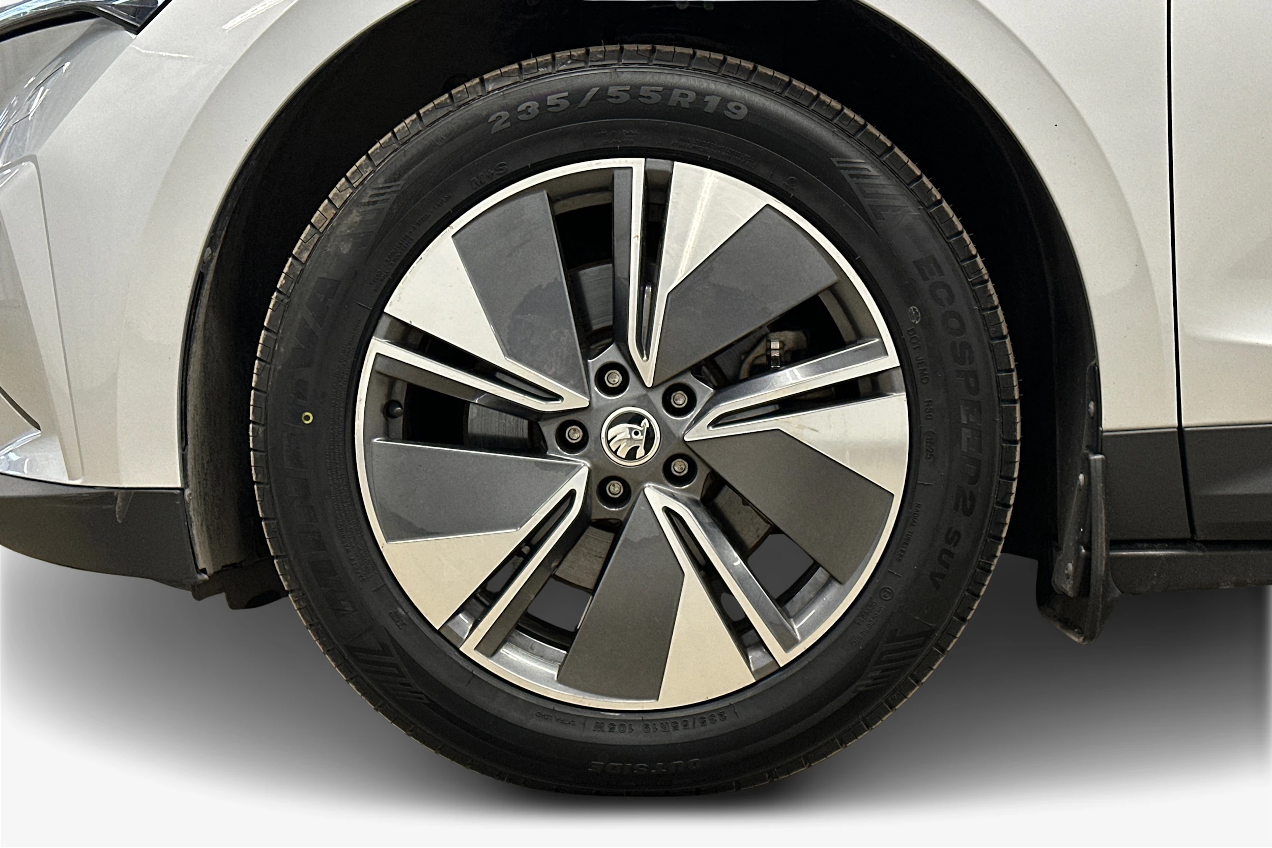 harmaa Skoda Enyaq kuva 9.