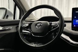 harmaa Skoda Enyaq kuva 16.