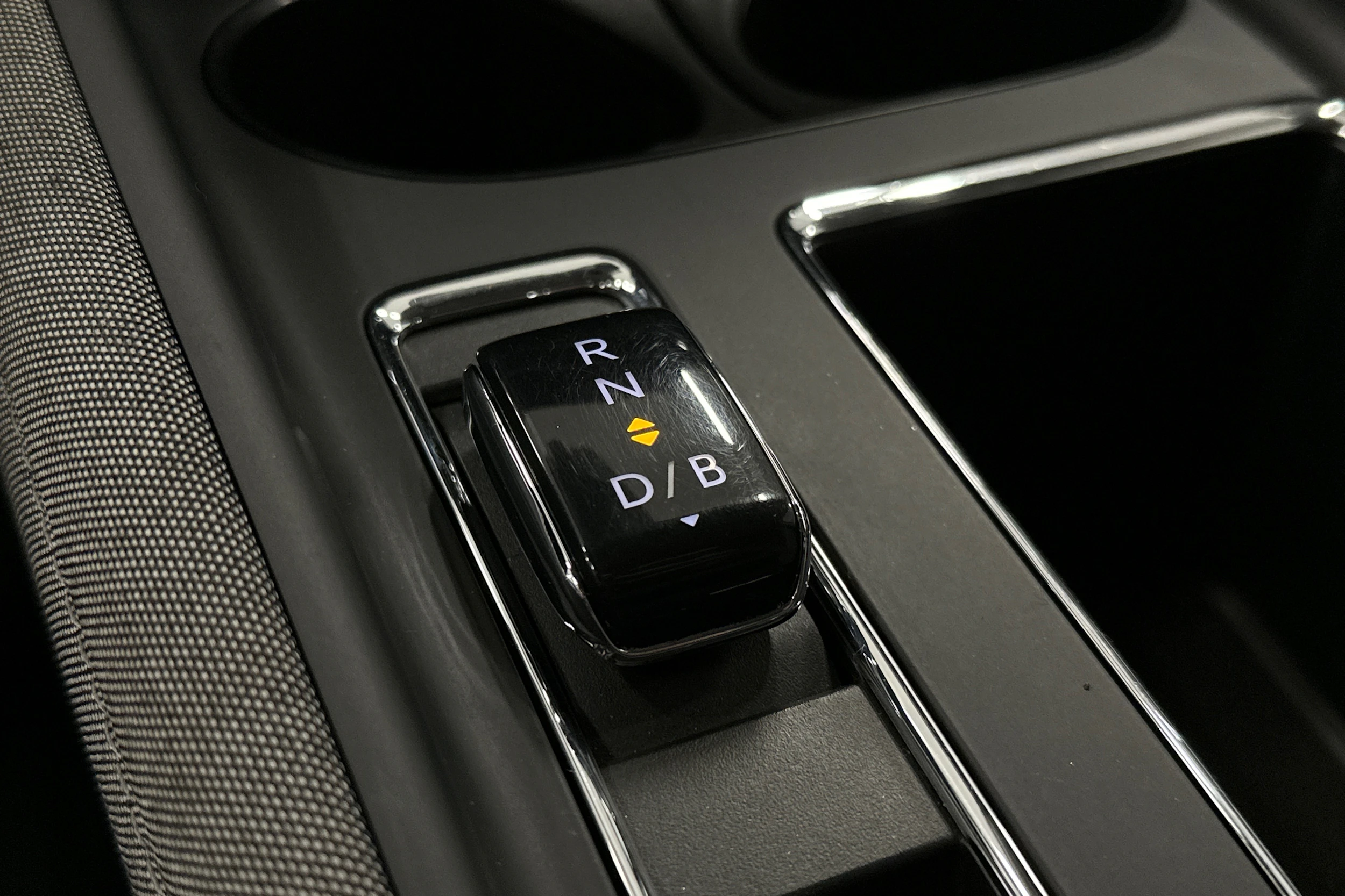 harmaa Skoda Enyaq kuva 30.