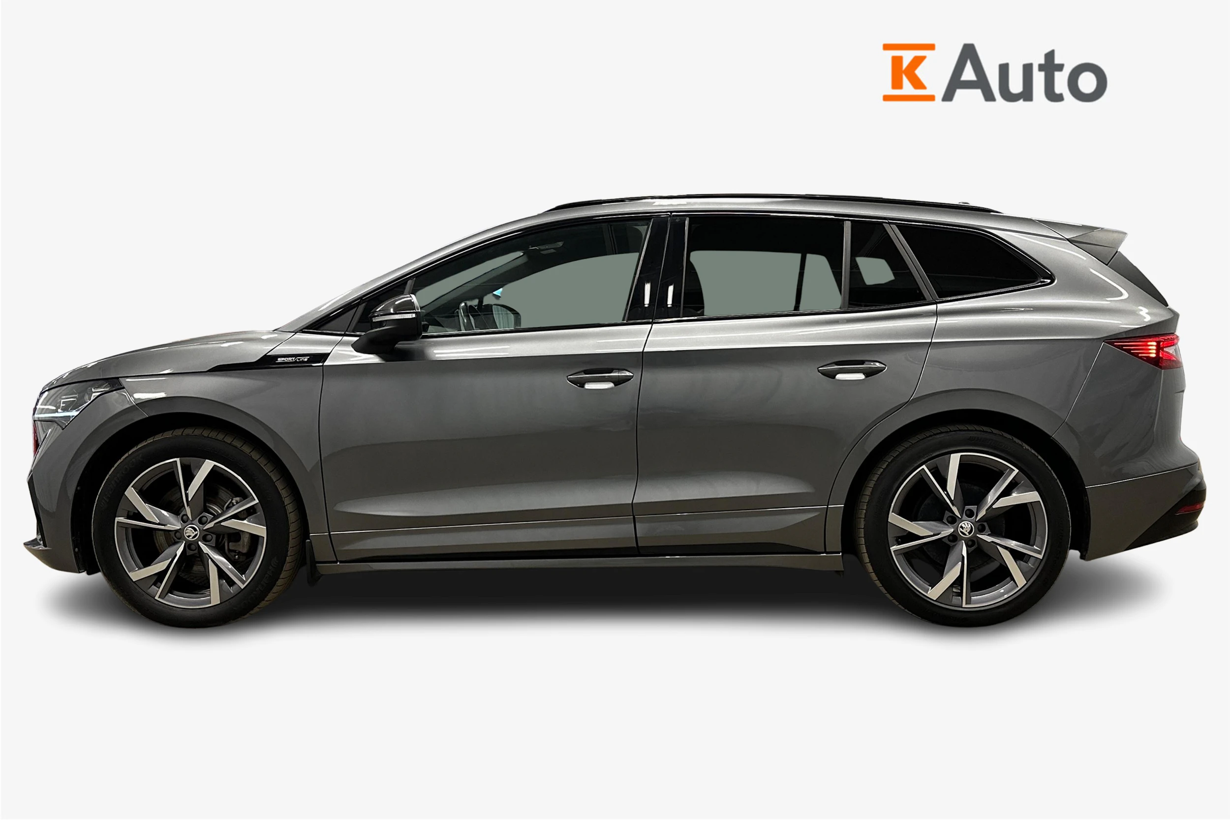 harmaa Skoda Enyaq 2023 kuva 5.